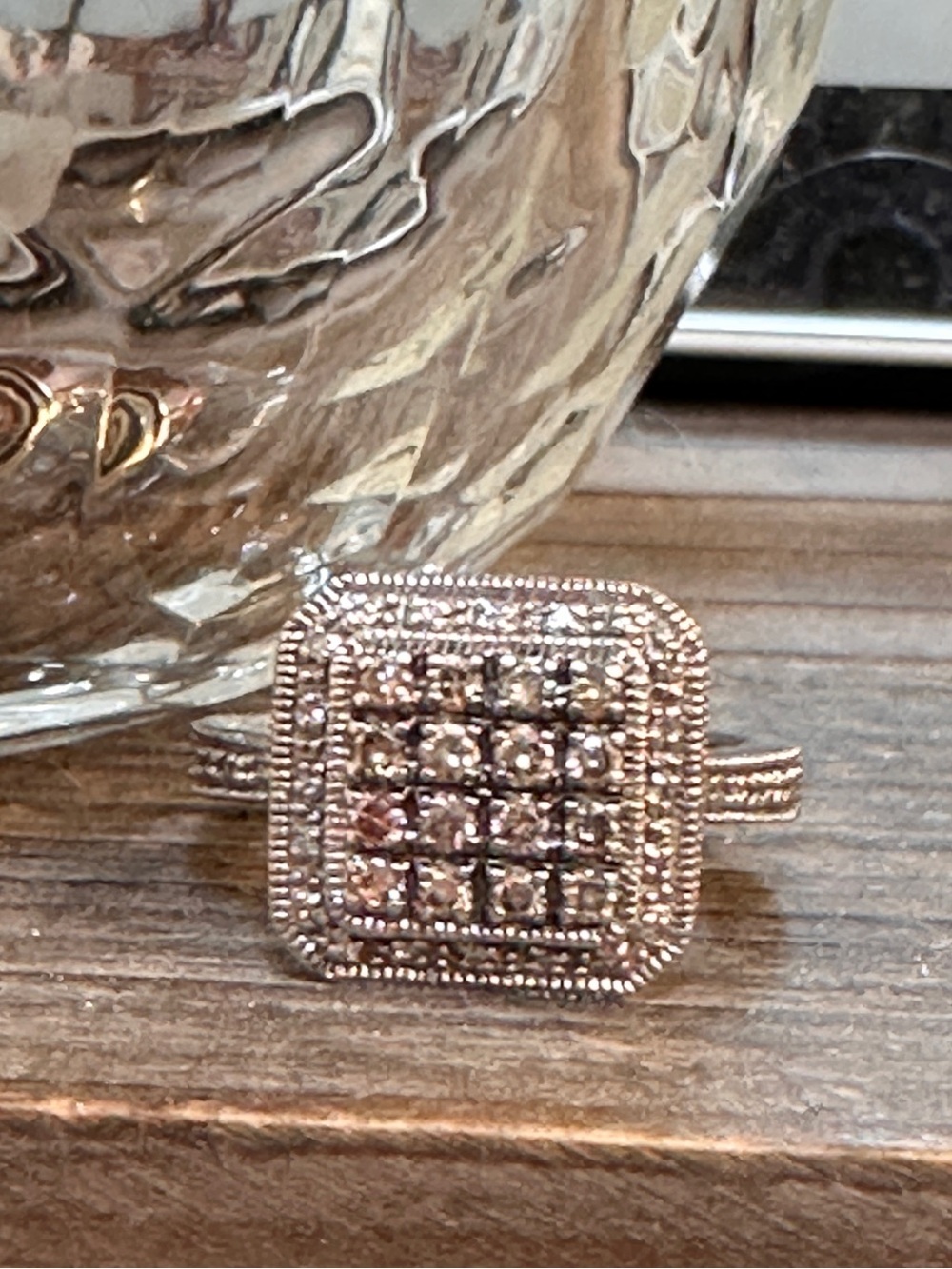 Square diamond Pavé Cluster Ring with chocolate and white diamonds. Silver - Picture 3 of 6